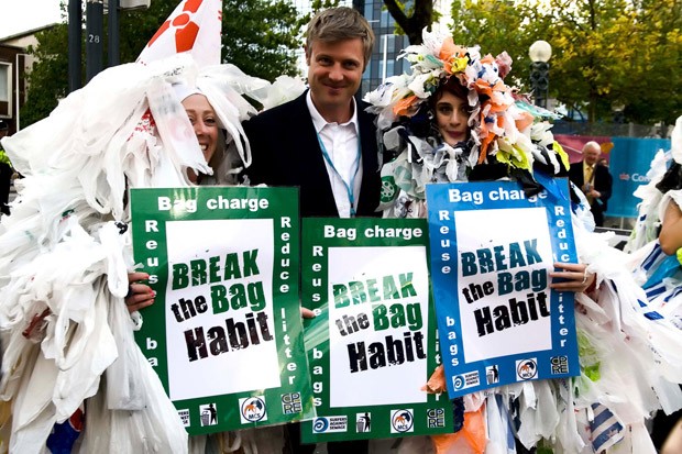 break-the-bag-habit-zac-goldsmith-mp